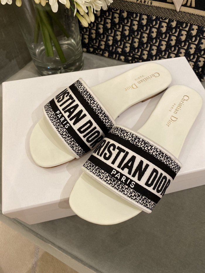 Dio*r sandal1