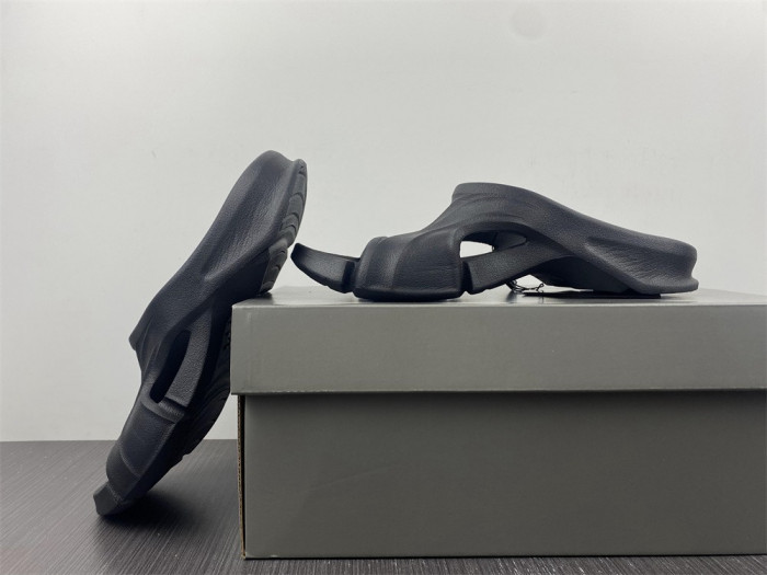 Balenciag* Sandal13