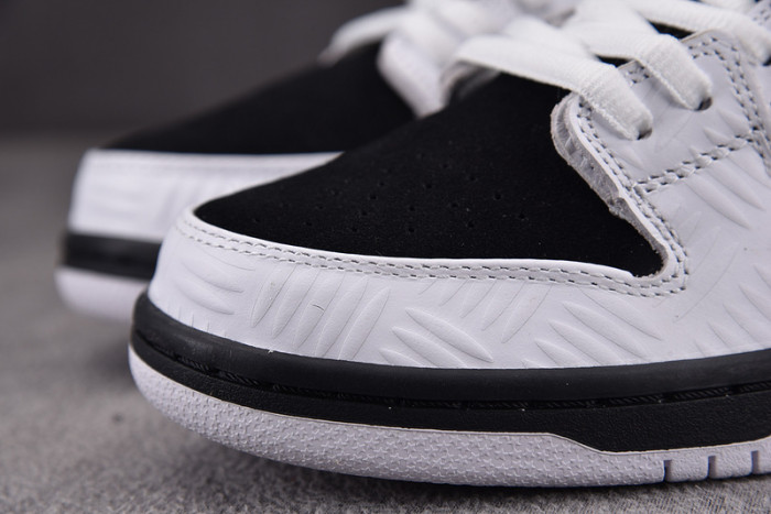 Nike SB Dunk Low TIGHTBOOTH FD2629-100