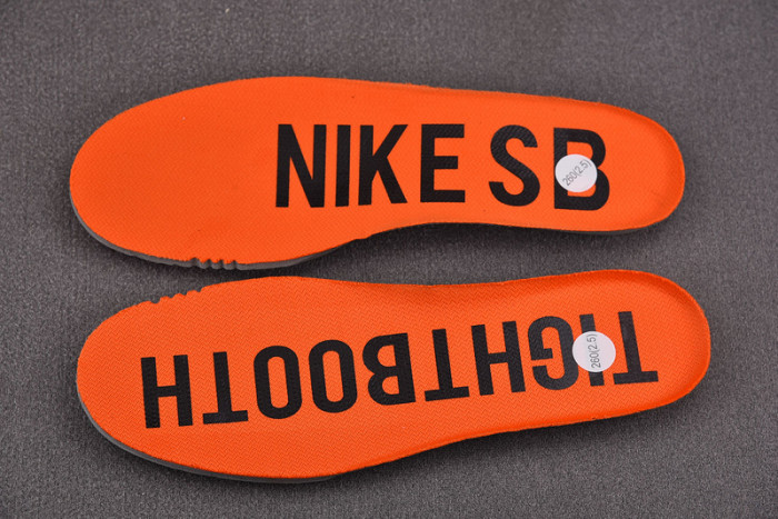 Nike SB Dunk Low TIGHTBOOTH FD2629-100