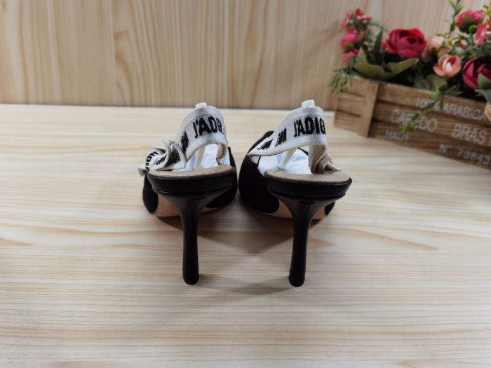 DIO*  SANDALS