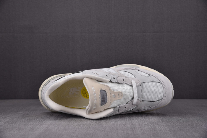 NEW BALANCE 992 NB000017
