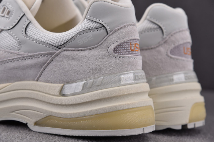 NEW BALANCE 992 NB000017