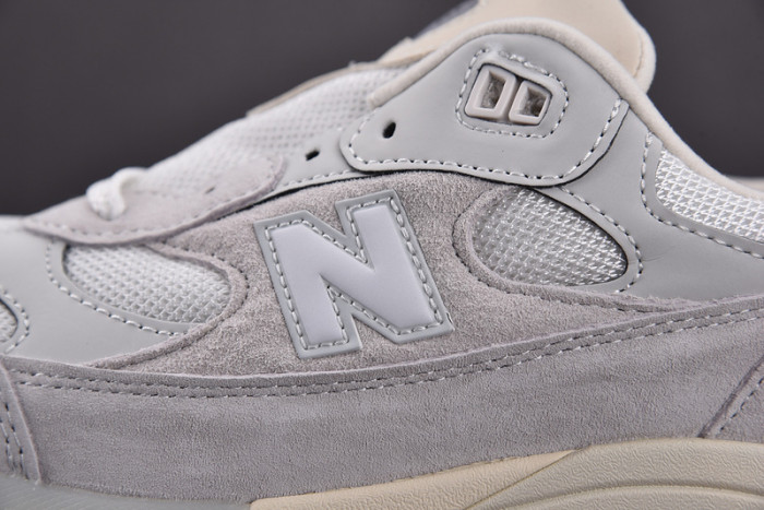 NEW BALANCE 992 NB000017