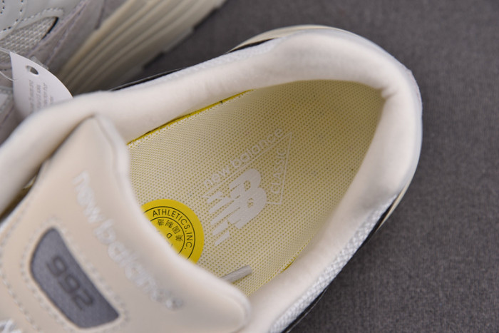 NEW BALANCE 992 NB000017
