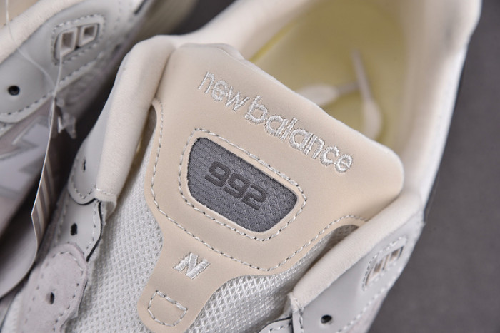 NEW BALANCE 992 NB000017