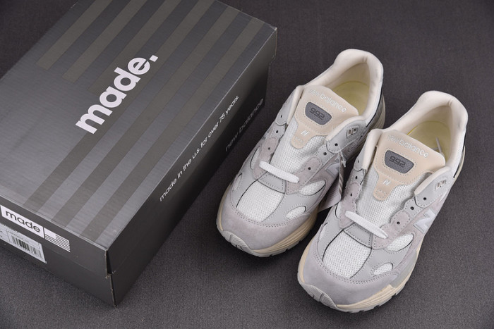 NEW BALANCE 992 NB000017