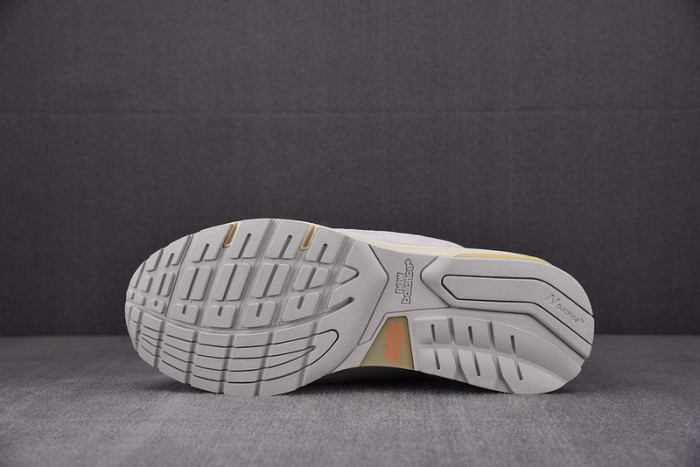 NEW BALANCE 992 NB000017