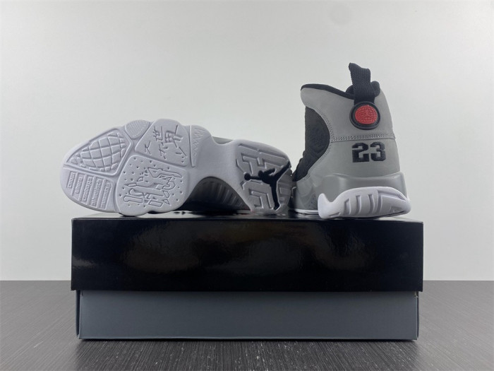 Air Jordan 9 Retro Particle Grey  CT8019-060