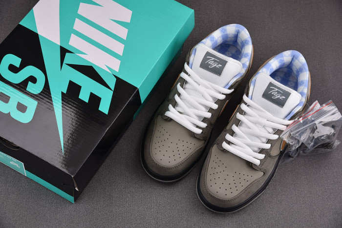 Nike Dunk Low " Grey Lobster" BV1310-105