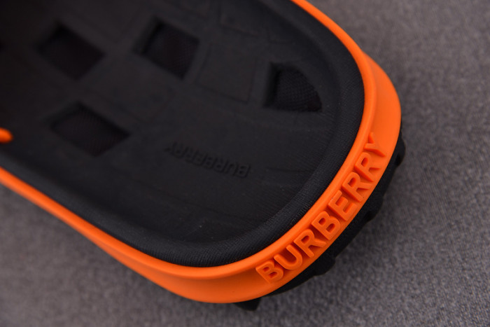 BURBER*Y Sandal5
