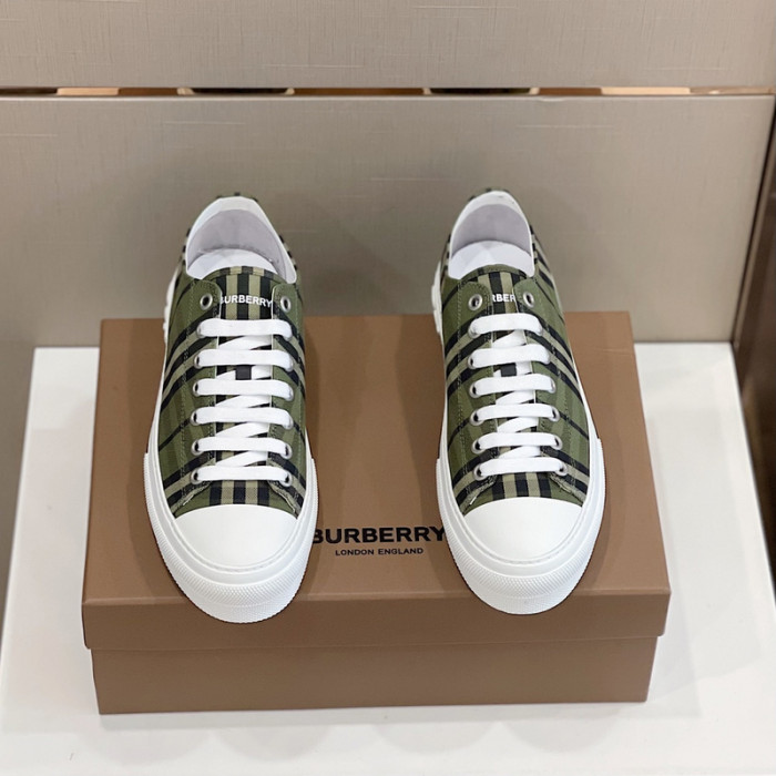 Burber*y sneakers B000017