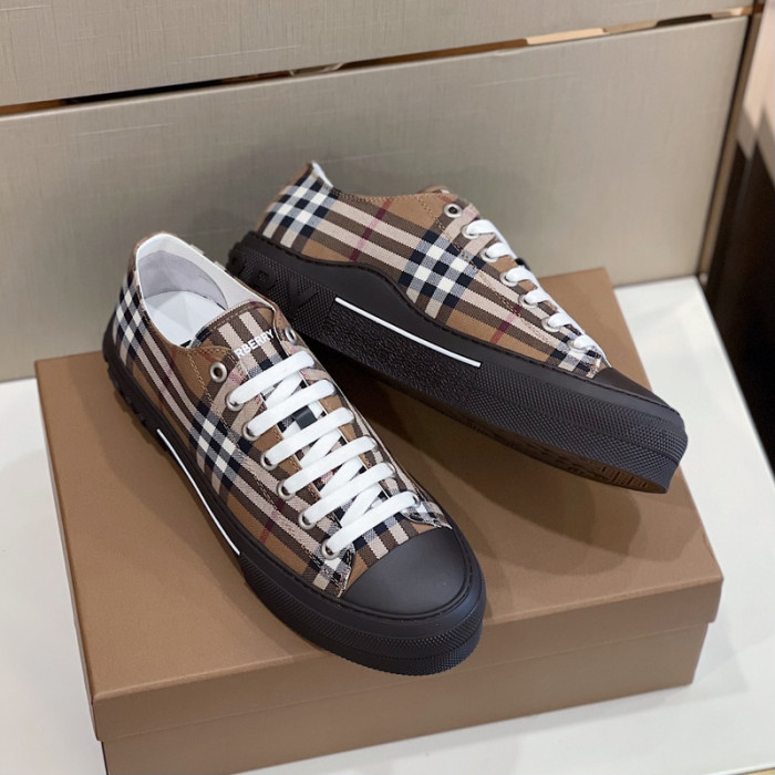 Burber*y sneakers B000011