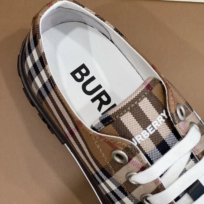 Burber*y sneakers B000011