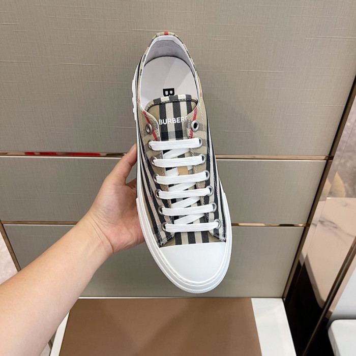 Burber*y sneakers B000013