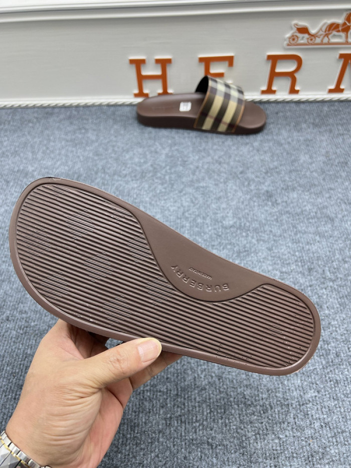 BURBER*Y Sandal2