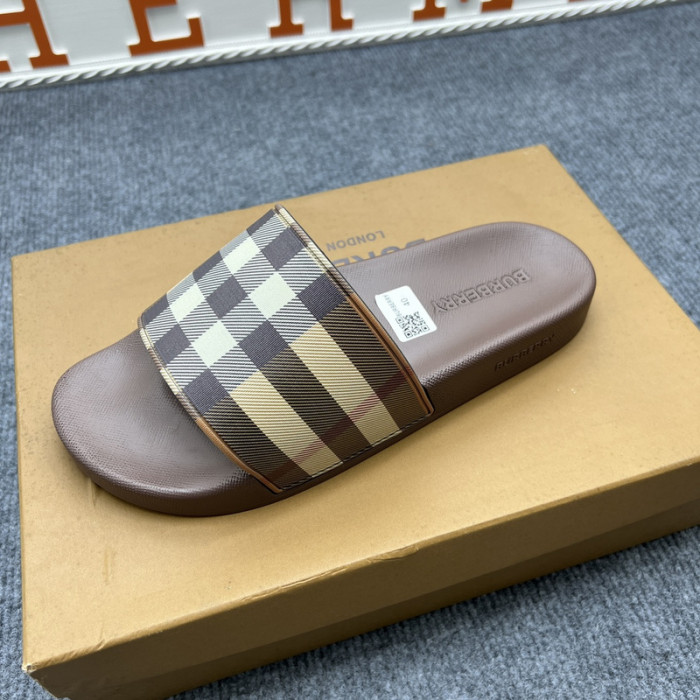 BURBER*Y Sandal2