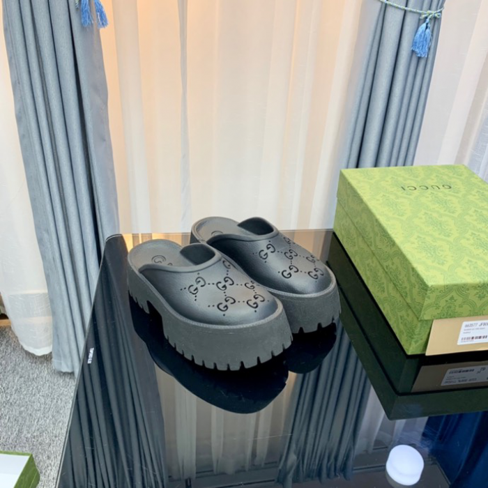 Gucc* Sandal95