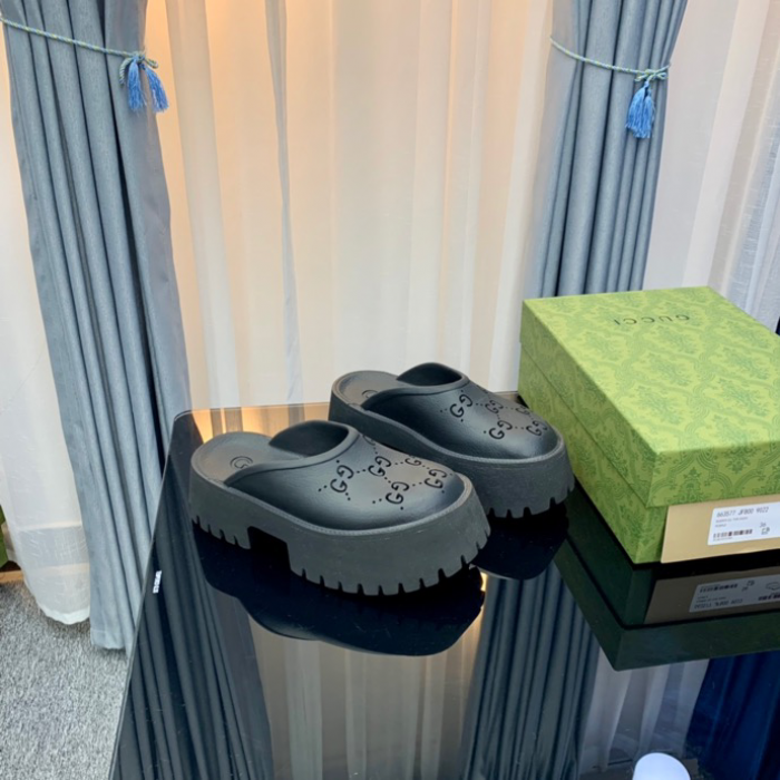 Gucc* Sandal95