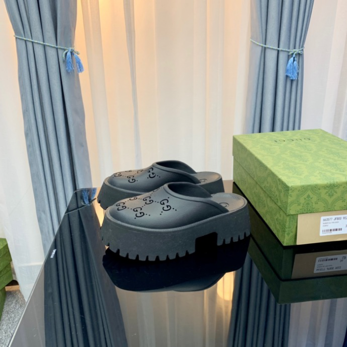 Gucc* Sandal95