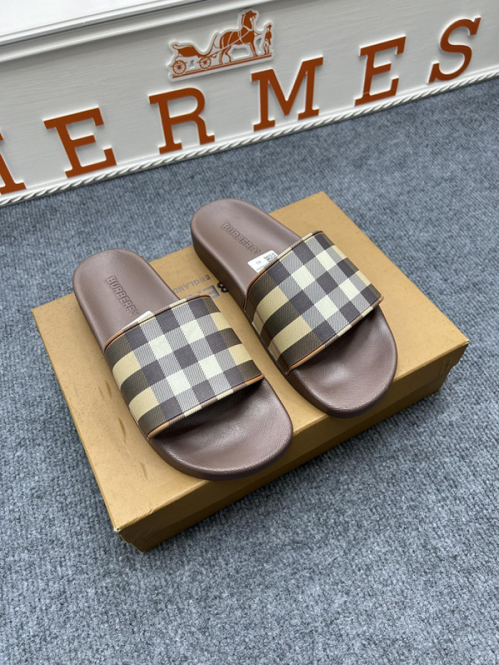 BURBER*Y Sandal2