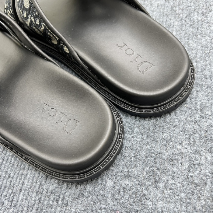 Dio*r sandal19