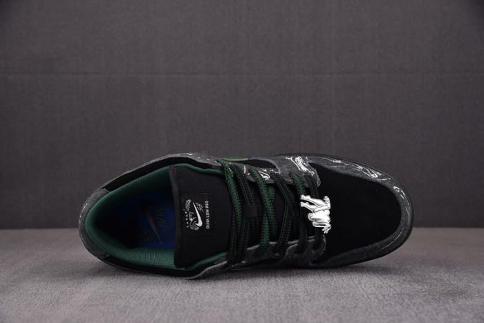 Nike SB Dunk Low There Skateboards HF7743-001