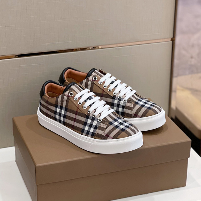 Burber*y sneakers B000014