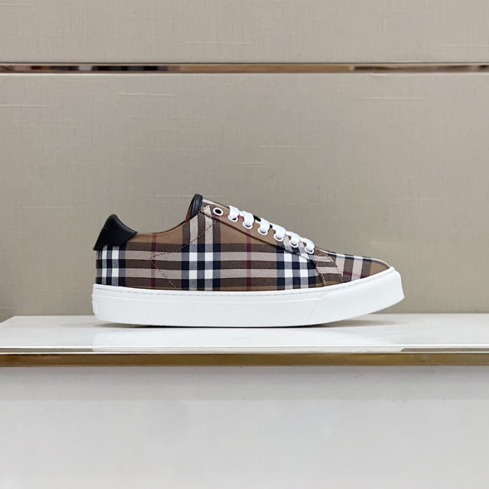 Burber*y sneakers B000014