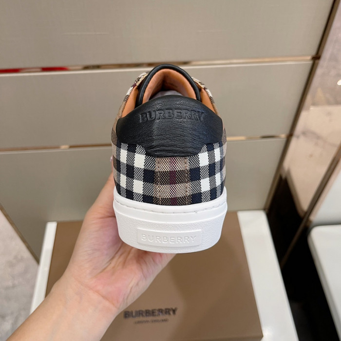 Burber*y sneakers B000014