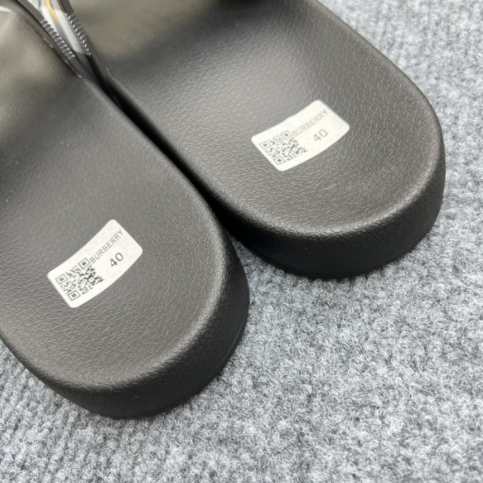 BURBER*Y Sandal4