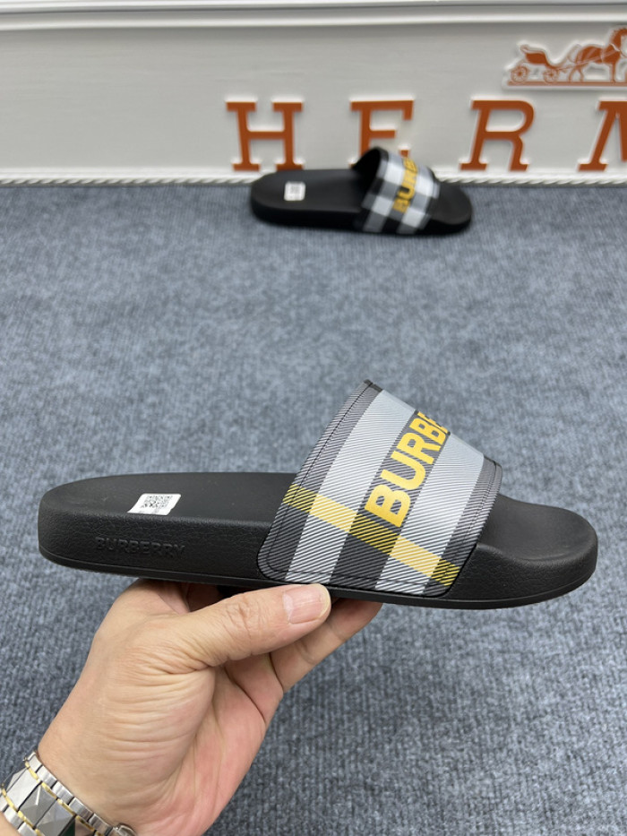 BURBER*Y Sandal4