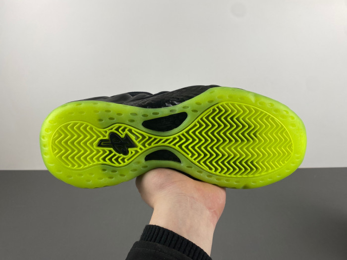Nike Air Foamposite One Black Volt HF2902-001