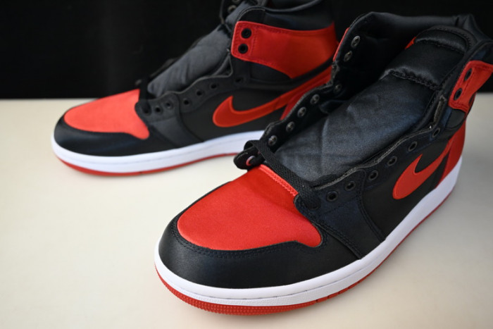 Air Jordan 1 High OG WMNS Satin Bred FD4810-061