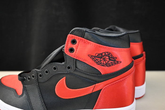 Air Jordan 1 High OG WMNS Satin Bred FD4810-061