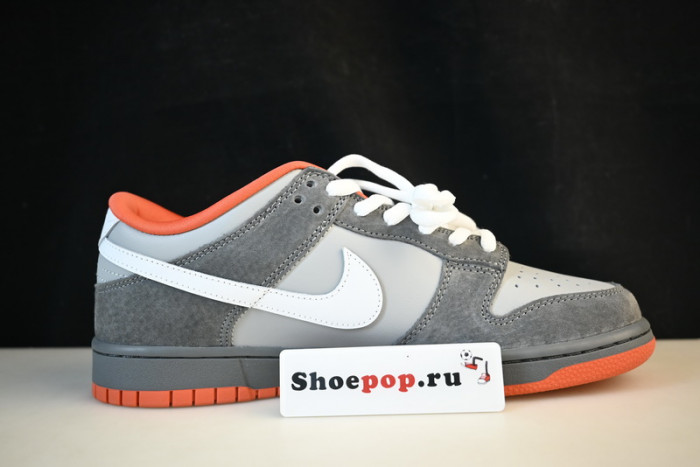 NIKE DUNK SB LOW “STAPLE NYC PIGEON” 304292-011