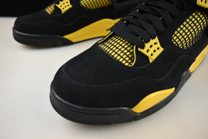 Air Jordan 4 Retro Thunder (2023)  DH6927-017