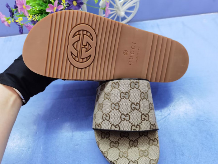 Gucc* Sandal100