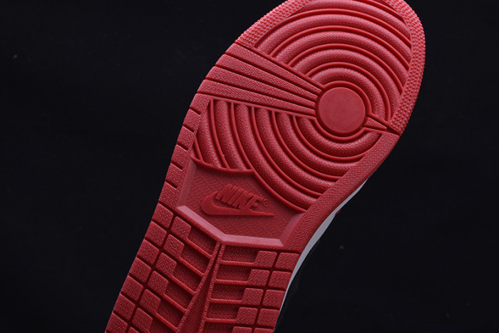 AIR JORDAN 1 RETRO "HOMAGE TO HOME" red 861428-061