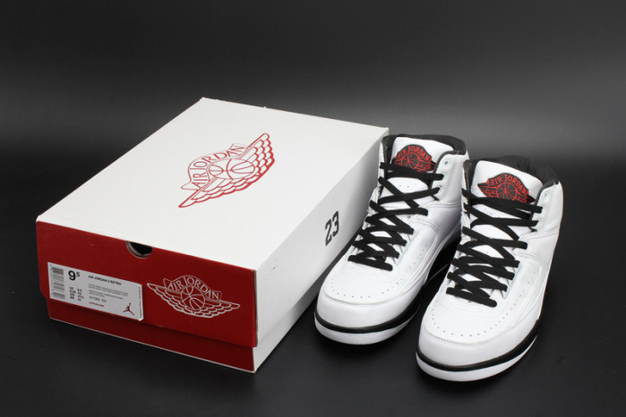 AIR JORDAN 2 RETRO UNC“Alumni” mens 917360-105