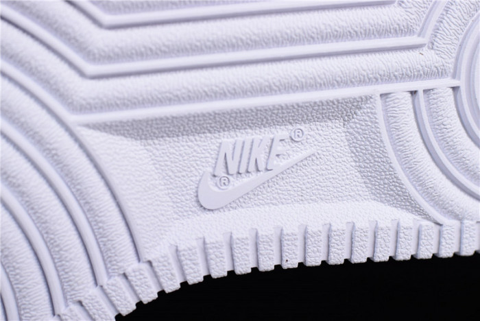 Air Force 1 Low Utility White  AJ7747-100
