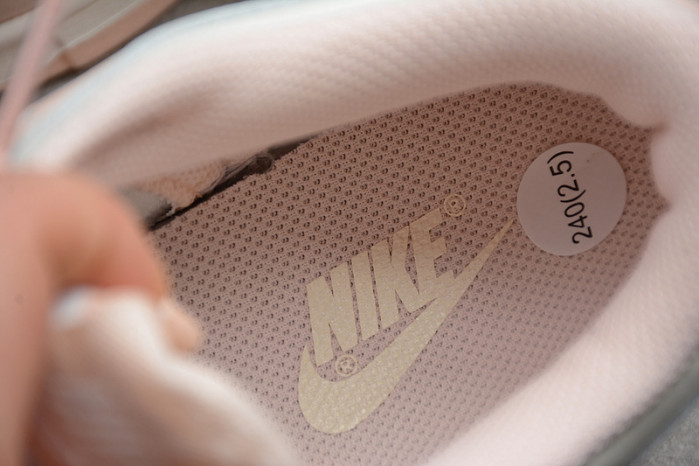 NIKE SB DUNK LOW ORANGE PEARL DD1503-102
