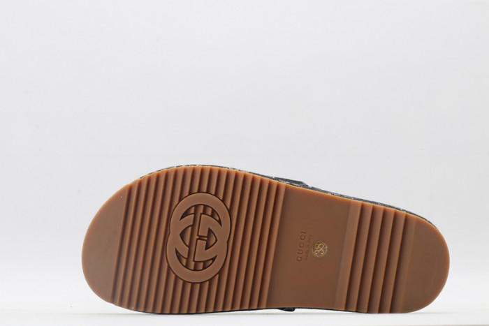 Gucc* Sandal75