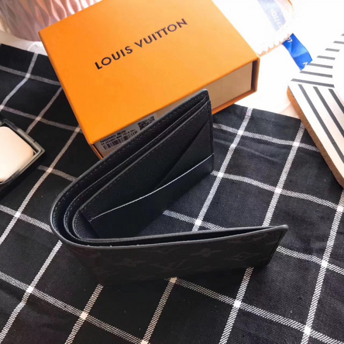 L&V WALLET1