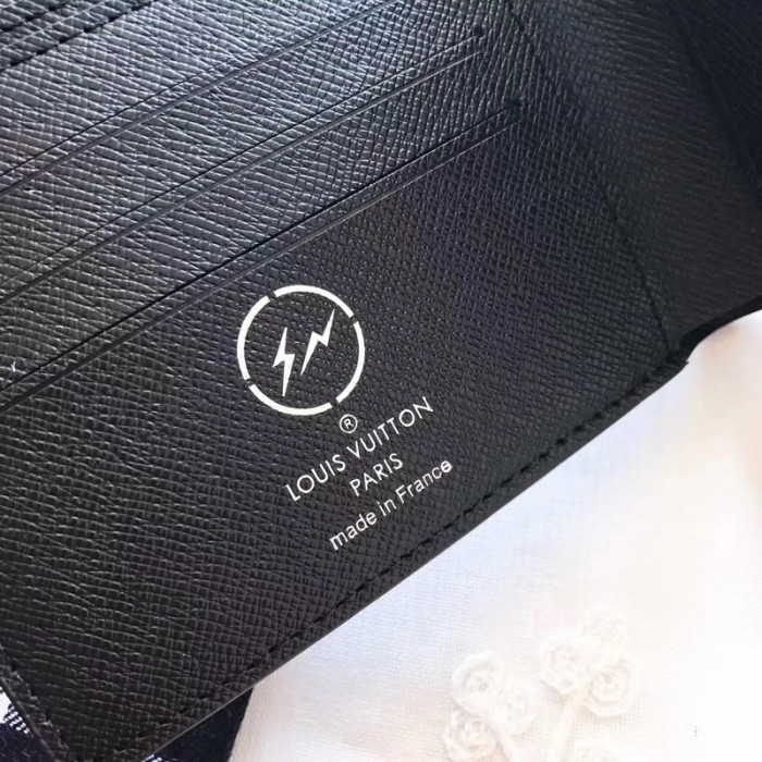 L&V WALLET1