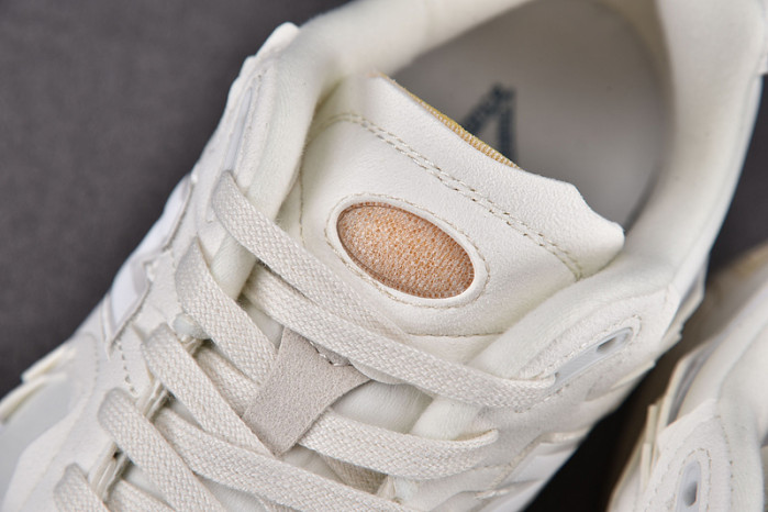 NEW BALANCE 2002 NB000021