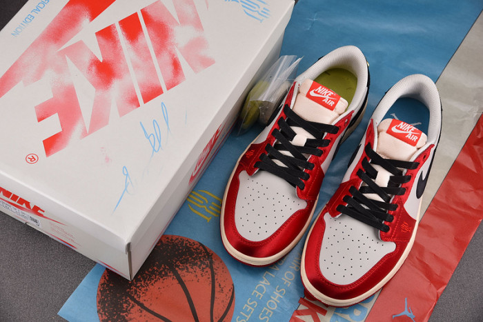 Air Jordan 1 Retro Low OG Trophy Room FN0432-100