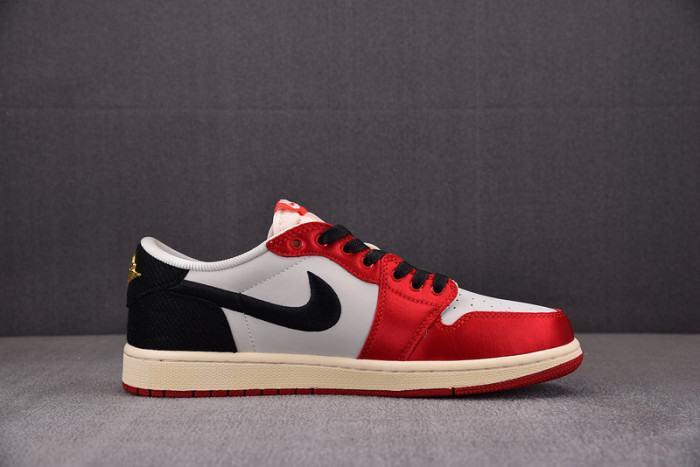 Air Jordan 1 Retro Low OG Trophy Room FN0432-100