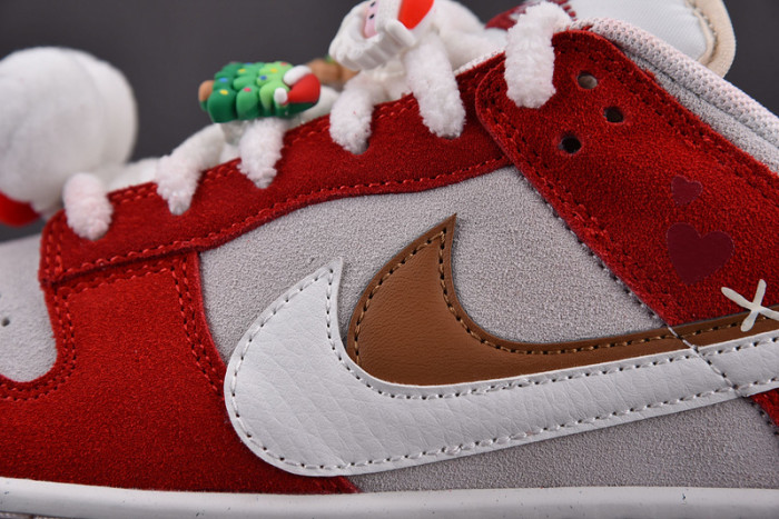 Nike SB Dunk Low 85 Christmas DO9457-112