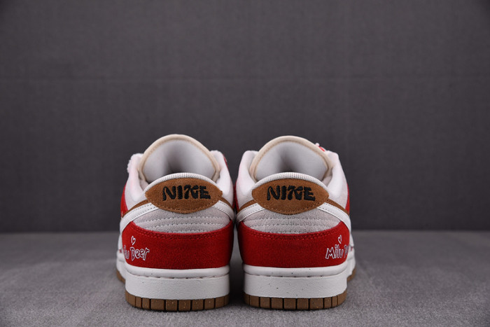 Nike SB Dunk Low 85 Christmas DO9457-112